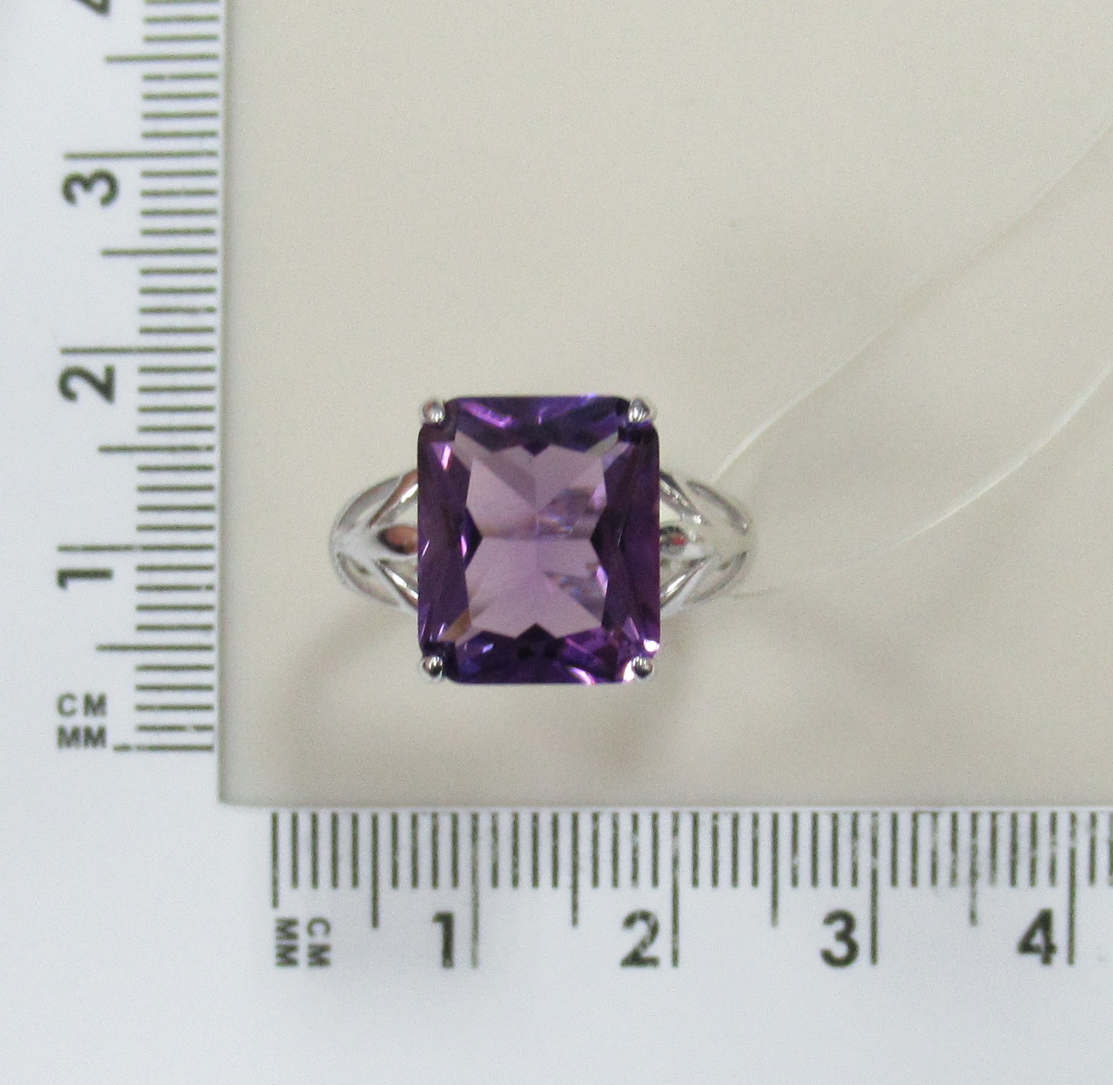 Серебряное кольцо с аметистом